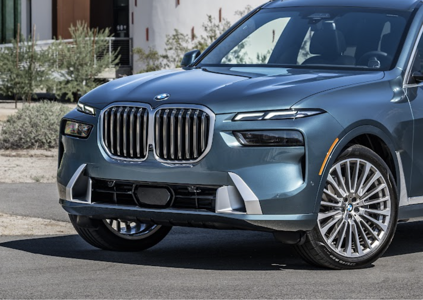 đèn và lưới tản nhiệt BMW X7